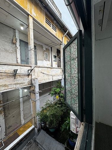 Nhà trần cao 3.8m làm studio chụp hình, shop thời trang, văn phòng