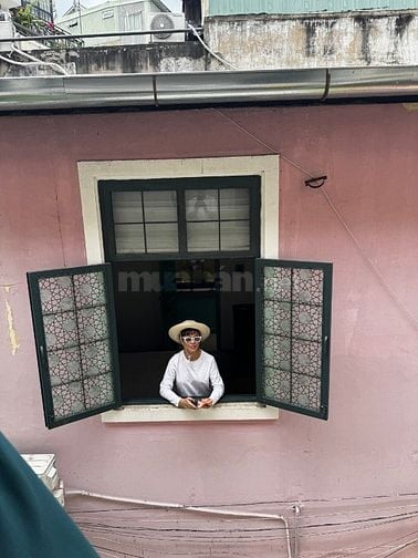 Nhà trần cao 3.8m làm studio chụp hình, shop thời trang, văn phòng