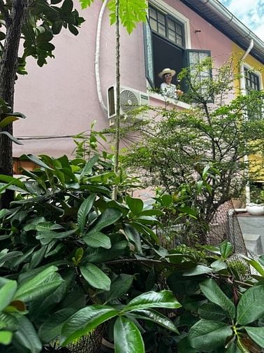 Nhà trần cao 3.8m làm studio chụp hình, shop thời trang, văn phòng