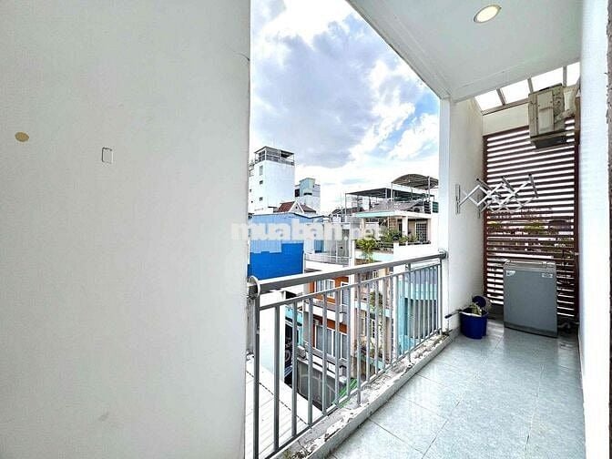 Cho Thê Căn Hộ Bancol Máy Giặt Riêng Luxury Rộng 40m2 Ngay Chợ Bàn Cờ