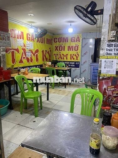 Sang qua quán Cơm Gà Xối Mỡ Tâm Ký TXS