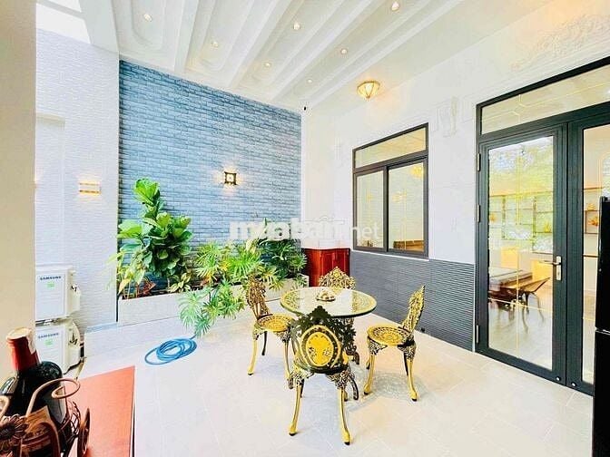 Chính chủ bán nhà Mặt Tiền Nguyễn Hiền