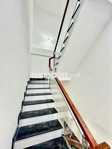 Gấp bán, Nhỉnh 6 tỷ Nhà mới, 42m2(4,3mx10m) Âu Dương Lân