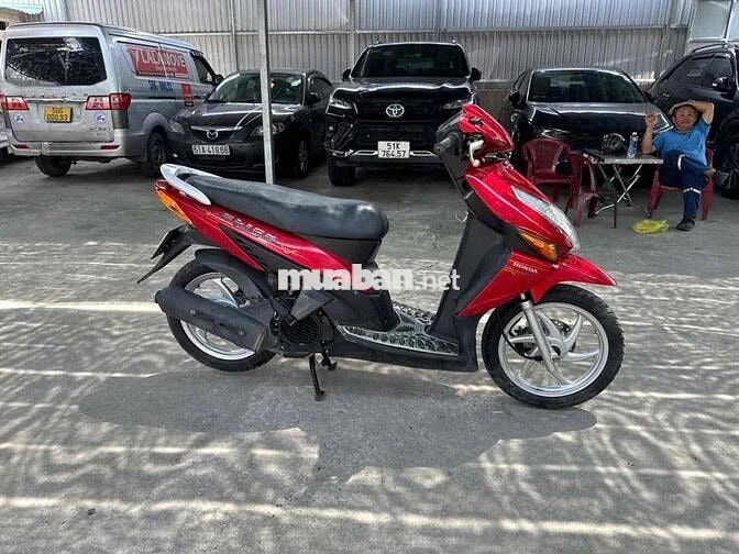 Honda Click 110 BXC màu đỏ đời 2011 bstp xe rin