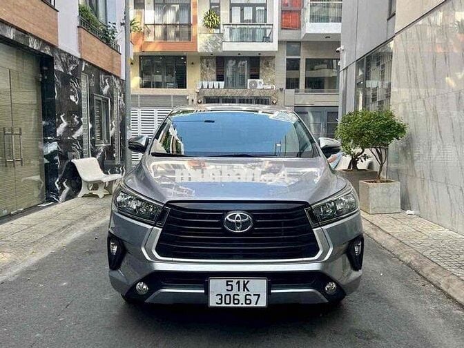 Toyota Innova 2022 E 2.0 MT - 68000 km