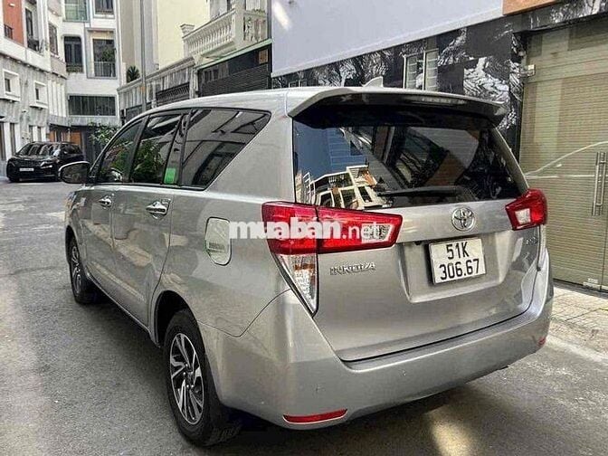 Toyota Innova 2022 E 2.0 MT - 68000 km