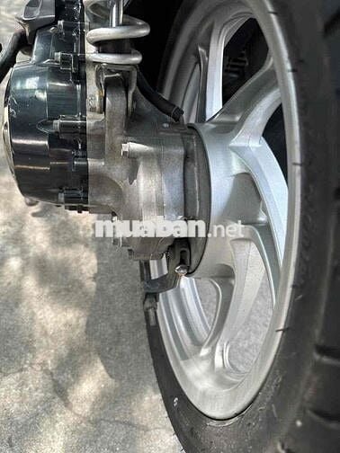 Honda Click 110 BXC màu đỏ đời 2011 bstp xe rin