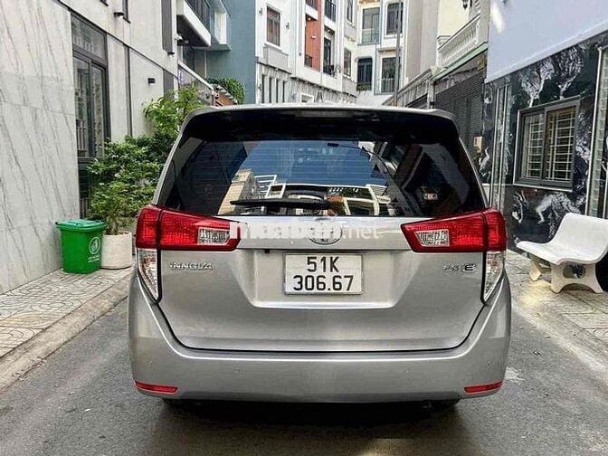 Toyota Innova 2022 E 2.0 MT - 68000 km