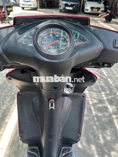 Honda Click 110 BXC màu đỏ đời 2011 bstp xe rin
