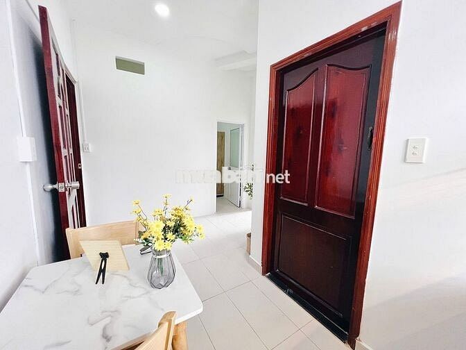 TRỐNG LẠI CĂN 2PN-1PK-1WC-BAN CÔNG-FULL NỘI THẤT TẠI NGÃ 5 ĐÀI LIỆT SĨ