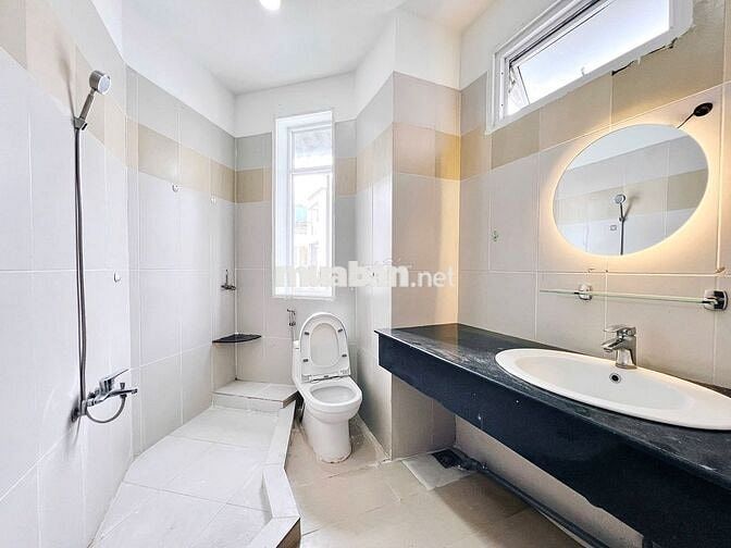 TRỐNG LẠI CĂN 2PN-1PK-1WC-BAN CÔNG-FULL NỘI THẤT TẠI NGÃ 5 ĐÀI LIỆT SĨ