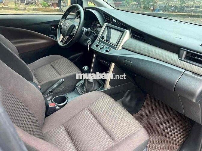 Toyota Innova 2022 E 2.0 MT - 68000 km