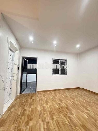 GIẢI PHÓNG - BẾN XE NƯỚC NGẦM _ 6 TẦNG THANG MÁY . 10m RA PHỐ