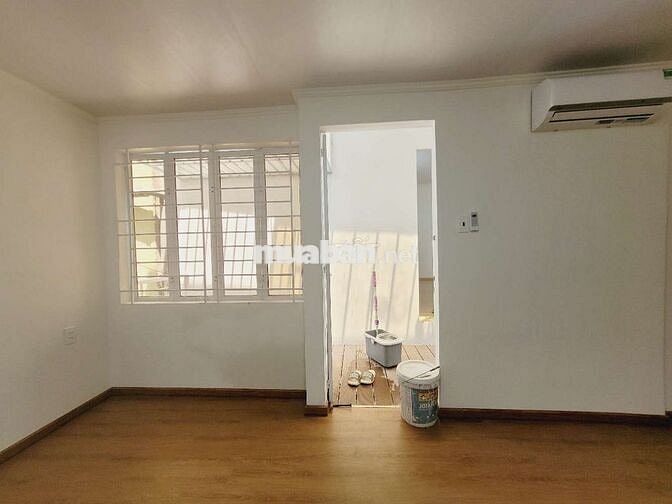 Nhà mới chính chủ cho thuê sát mặt tiền Hoàng Sa Quận 3
