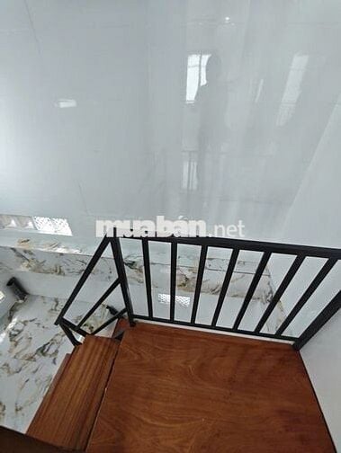Nhà trệt lầu 4 triêụ mới 100% gần Hồ Bún Xáng