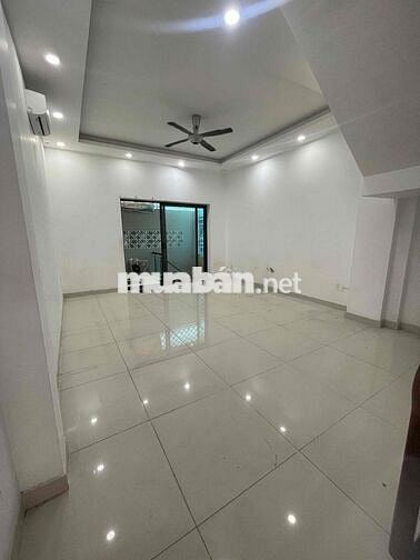 Cho thuê nguyên tầng làm văn phòng diện tích 100m2 giá 12triệu