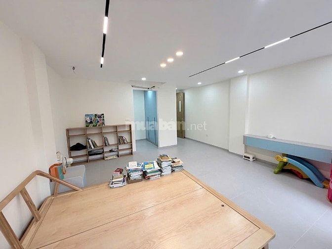 Bán nhà phố Trần Quang Diệu 63m, 7 tầng, mt 5.2m. Giá: 28.5 tỷ