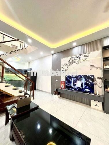 Chủ cần bán  nhà 3 mê mặt tiền Lê Thạch ,88m2