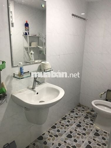 Chính chủ cho thuê nhà DT:4x8giá 5tr/thg lửng  ,HBC,TĐ