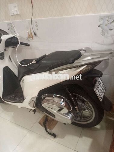 Chính chủ cần bán chiếc xe sh 150 cbs 2017