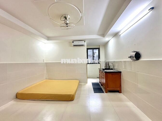 NGAY CĐ VIỆT MỸ, ĐH HÙNG VƯƠNG CĂN 25M2 FULL NỘI THẤT, THANG MÁY