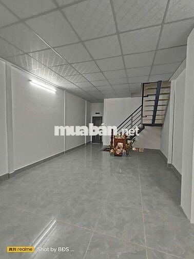 Nhà 2 tầng hẻm xe hơi 10tr/ tháng