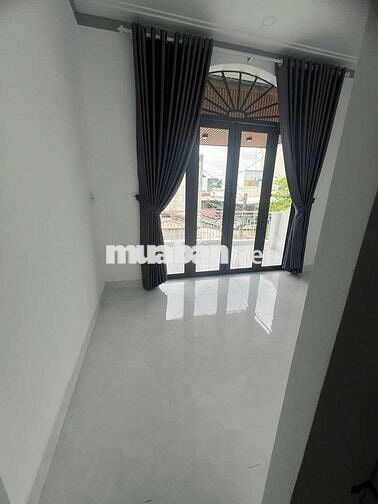 Bán nhà  kê khai  hẻm  xe hơi  sát chợ