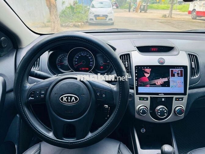 Kia Cerato 2009 1.6 MT
