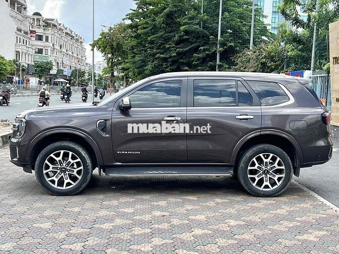 Everest Titanium 2024 4x4 - 31.000km -  VAT Cao