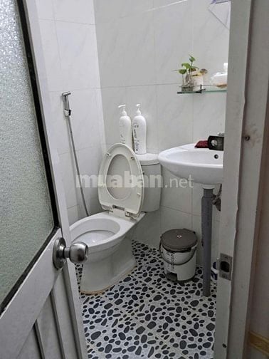 Cho thuê NC nhà MT Đề Thám, P. Bến Thành, Q.1, tphcm, khu Tây.