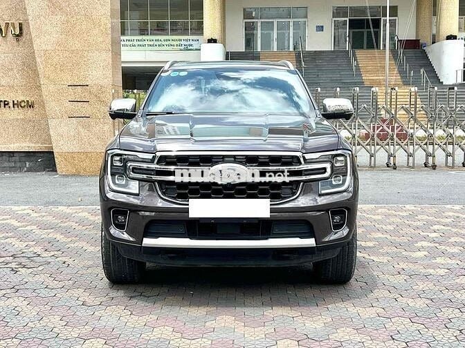 Everest Titanium 2024 4x4 - 31.000km -  VAT Cao