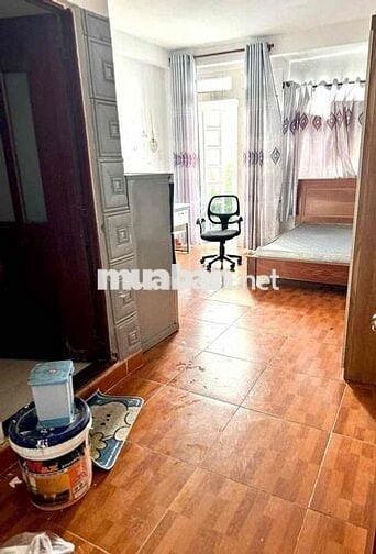 Phòng ban công Full nội thất ngay Quang Trung