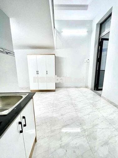 Phòng Cửa sổ trời Full nội thất đầu tháng 11 trống ngay Lê Đức Thọ