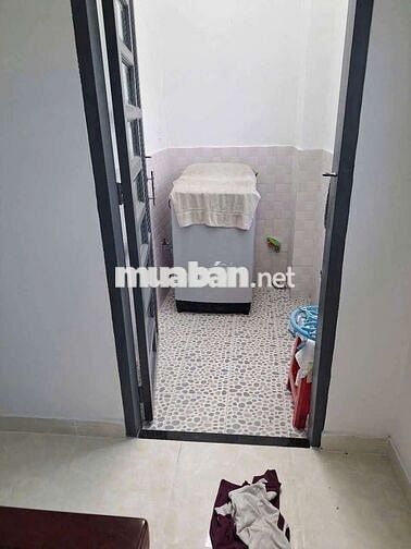 Cho thuê nhà 2pn 2wc full NT hẻm xe tăng nguyễn văn khối p11