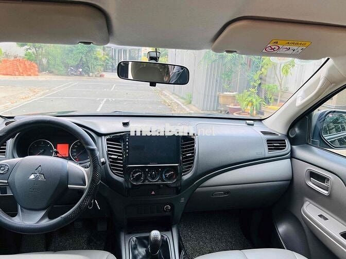 Mitsubishi Triton 2019 4x2 MT cực đẹp - 92000 km