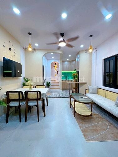 Còn 1 căn 2 tỷ 460, đường Lê Văn Duyệt, 2 lầu, 65m2, SHR.