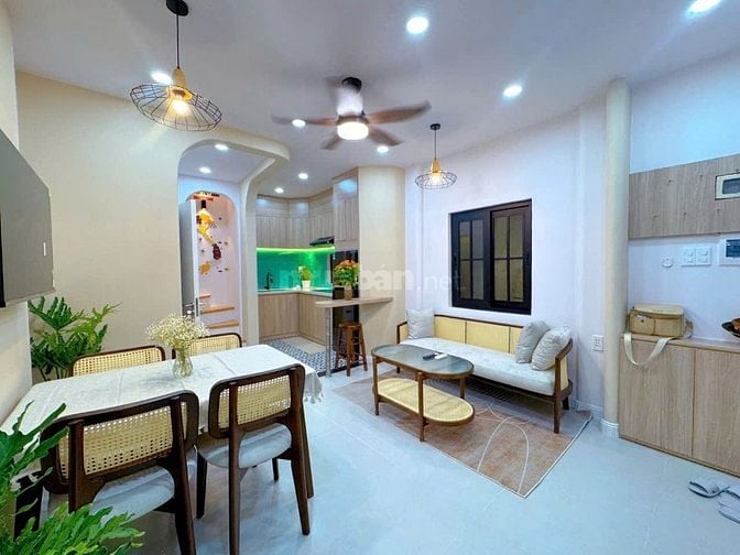 Còn 1 căn 2 tỷ 460, đường Lê Văn Duyệt, 2 lầu, 65m2, SHR.
