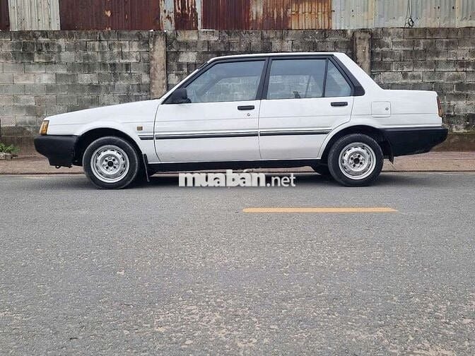 Toyota Dòng khác 1983 - 200 km