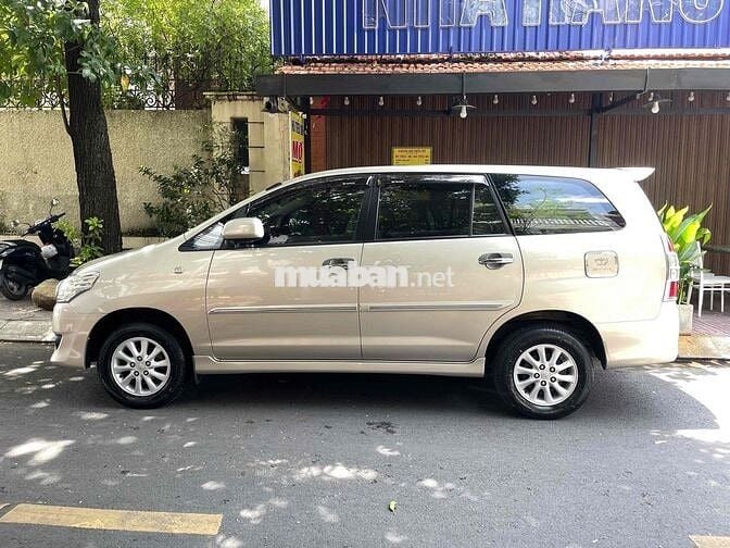 Toyota Innova 2013 2.0G - 170000 km