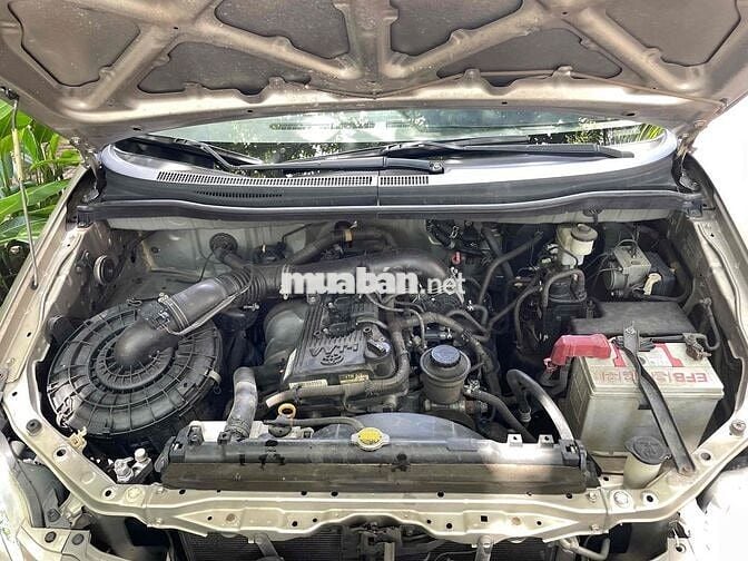 Toyota Innova 2013 2.0G - 170000 km