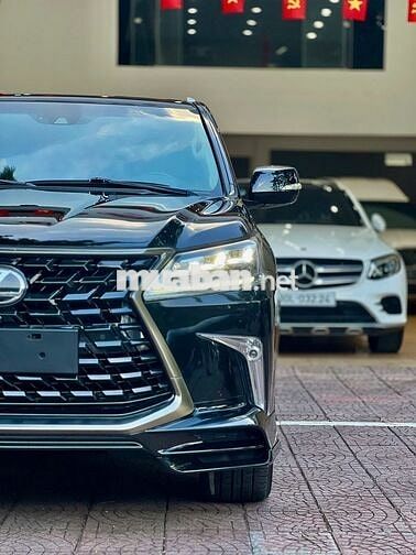 Lexus LX570 Trung Đông 2016