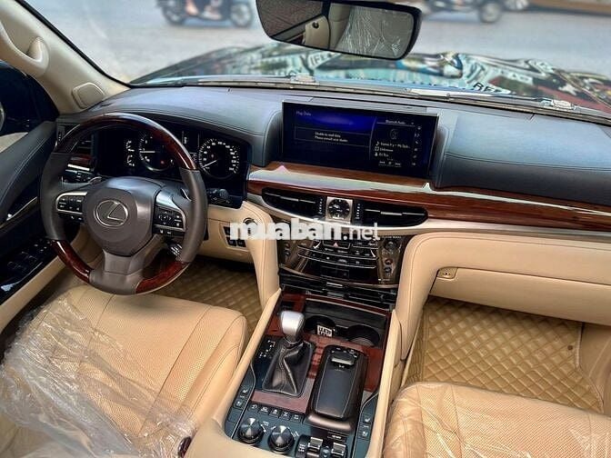 Lexus LX570 Trung Đông 2016