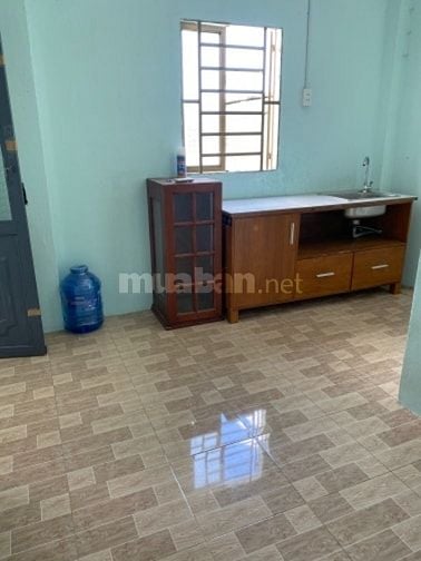 Phòng 28m2 mặt tiền huỳnh tấn phát(1 phòng khách,1 phòng ngủ)