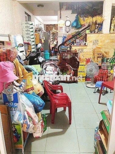 Cô Năm Cần Bán nhà Tạp hóa, ngay Chợ Bình Chánh, 1ty450tr