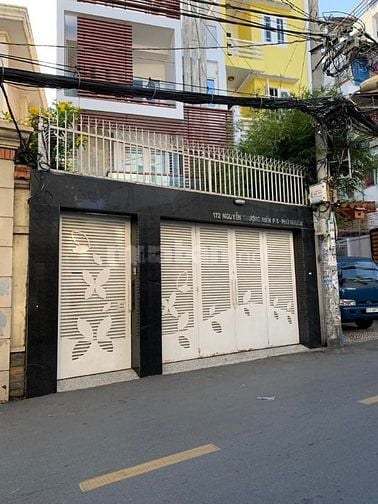 Cho thuê nhà có sân rộng làm văn phòng