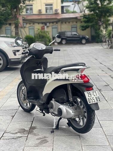 Liberty 125 ie 2012 màu trắng xe đẹp