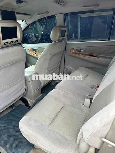Toyota Innova 2009 G - 140000 km