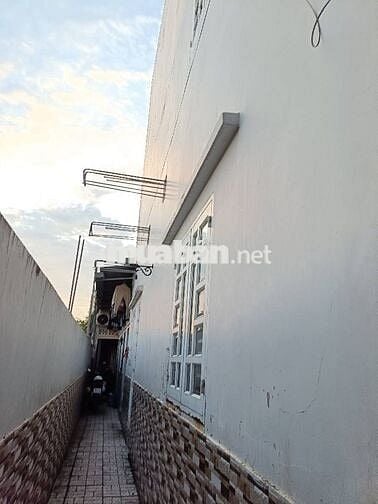 NHÀ 3 TẦNG HXH,XUÂN THỚI SƠN,HM –1Trệt2Lầu+ST - 4PN3WC
