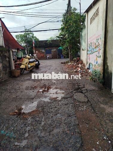 500M LÀ ĐẾN CẦU CHÀ VÀ - KDC CAO TẦNG - CÁCH MẶT TIỀN 20M- NHÀ 2 TẦNG