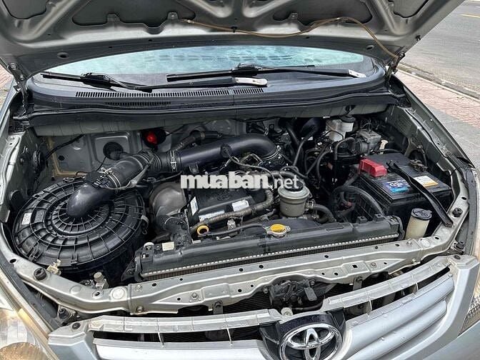 Toyota Innova 2009 G - 140000 km